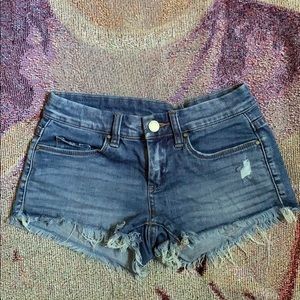 Blank NYC Frayed Denim Shorts EUC Size 24